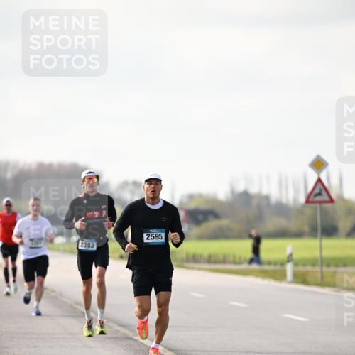 12.04.2026 - 45. Internationalen Wilhelmsburger Insellauf Dr. Thomas Lammeyer http://msf.ph/oto/9439621 12.04.2026 10:02:01 Laufen 2383, 2595 meine-sportfotos.de
