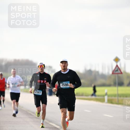 12.04.2026 - 45. Internationalen Wilhelmsburger Insellauf Dr. Thomas Lammeyer http://msf.ph/oto/9439628 12.04.2026 10:02:02 Laufen 2383, 2595 meine-sportfotos.de