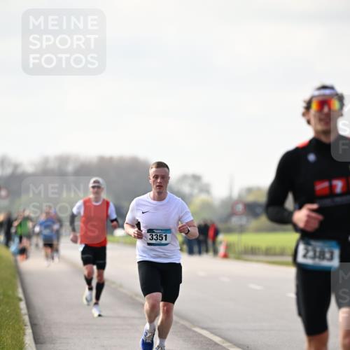 12.04.2026 - 45. Internationalen Wilhelmsburger Insellauf Dr. Thomas Lammeyer http://msf.ph/oto/9439647 12.04.2026 10:02:06 Laufen 3351, 2383 meine-sportfotos.de