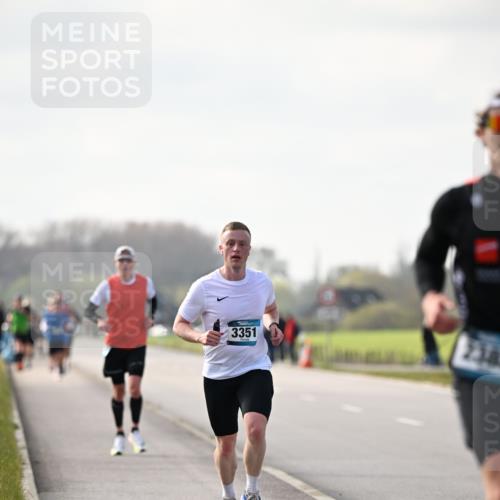 12.04.2026 - 45. Internationalen Wilhelmsburger Insellauf Dr. Thomas Lammeyer http://msf.ph/oto/9439650 12.04.2026 10:02:06 Laufen 3351 meine-sportfotos.de