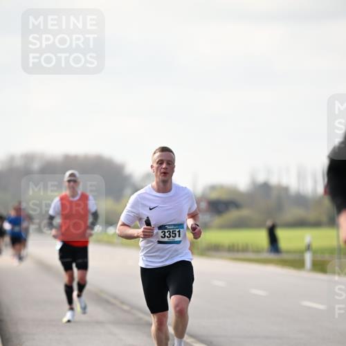 12.04.2026 - 45. Internationalen Wilhelmsburger Insellauf Dr. Thomas Lammeyer http://msf.ph/oto/9439655 12.04.2026 10:02:07 Laufen 3351 meine-sportfotos.de