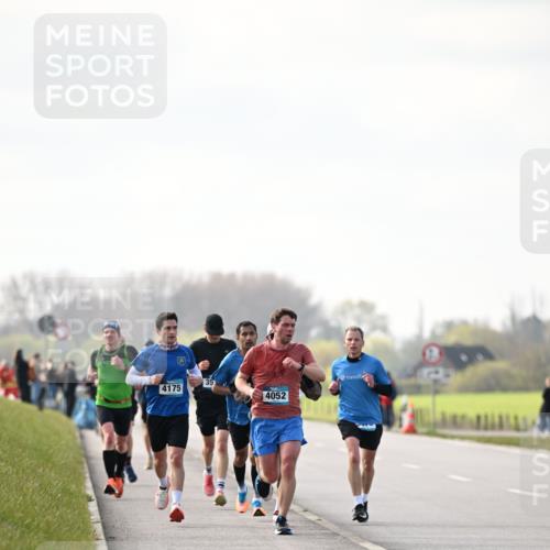 12.04.2026 - 45. Internationalen Wilhelmsburger Insellauf Dr. Thomas Lammeyer http://msf.ph/oto/9439673 12.04.2026 10:02:20 Laufen 4175, 35, 4052 meine-sportfotos.de