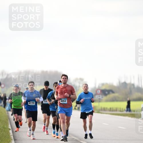 12.04.2026 - 45. Internationalen Wilhelmsburger Insellauf Dr. Thomas Lammeyer http://msf.ph/oto/9439680 12.04.2026 10:02:21 Laufen 4175, 356, 4052 meine-sportfotos.de