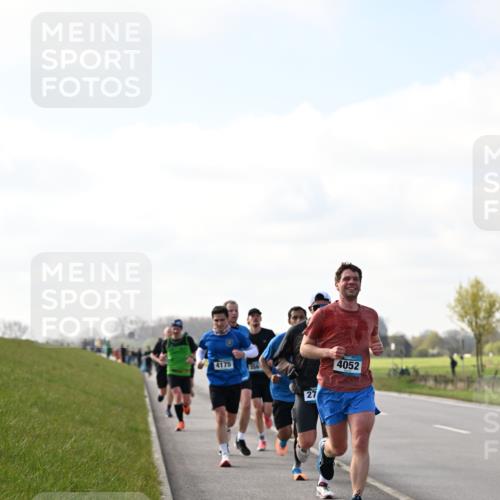 12.04.2026 - 45. Internationalen Wilhelmsburger Insellauf Dr. Thomas Lammeyer http://msf.ph/oto/9439702 12.04.2026 10:02:27 Laufen 4175, 27, 4052 meine-sportfotos.de