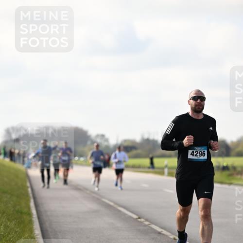12.04.2026 - 45. Internationalen Wilhelmsburger Insellauf Dr. Thomas Lammeyer http://msf.ph/oto/9439857 12.04.2026 10:03:01 Laufen 4296 meine-sportfotos.de