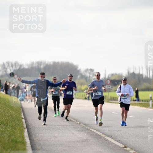12.04.2026 - 45. Internationalen Wilhelmsburger Insellauf Dr. Thomas Lammeyer http://msf.ph/oto/9439858 12.04.2026 10:03:03 Laufen 3487, 3321, 4941, 3812, 3558 meine-sportfotos.de