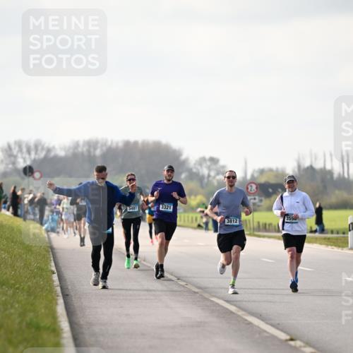 12.04.2026 - 45. Internationalen Wilhelmsburger Insellauf Dr. Thomas Lammeyer http://msf.ph/oto/9439859 12.04.2026 10:03:03 Laufen 3487, 3321, 3812, 3556 meine-sportfotos.de