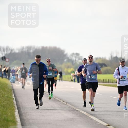 12.04.2026 - 45. Internationalen Wilhelmsburger Insellauf Dr. Thomas Lammeyer http://msf.ph/oto/9439862 12.04.2026 10:03:04 Laufen 487, 53, 3812, 5558 meine-sportfotos.de