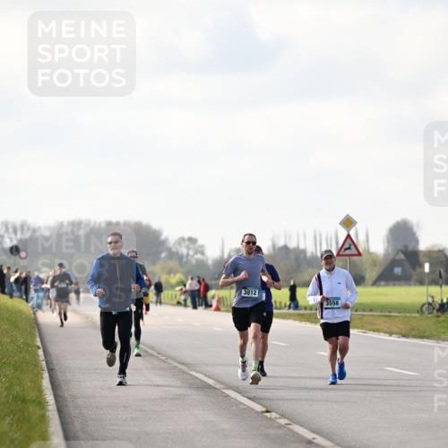 12.04.2026 - 45. Internationalen Wilhelmsburger Insellauf Dr. Thomas Lammeyer http://msf.ph/oto/9439867 12.04.2026 10:03:05 Laufen 3812, 3558 meine-sportfotos.de