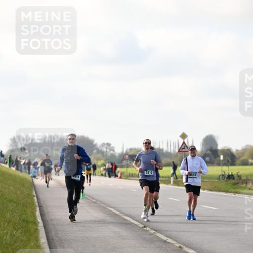 12.04.2026 - 45. Internationalen Wilhelmsburger Insellauf Dr. Thomas Lammeyer http://msf.ph/oto/9439872 12.04.2026 10:03:06 Laufen 3812, 3558, 4941 meine-sportfotos.de
