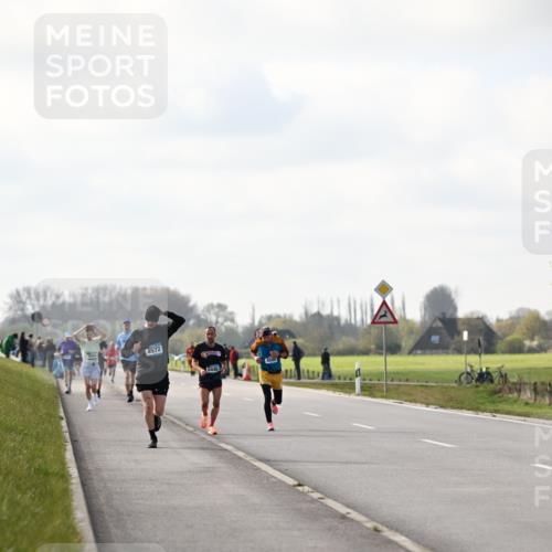 12.04.2026 - 45. Internationalen Wilhelmsburger Insellauf Dr. Thomas Lammeyer http://msf.ph/oto/9439899 12.04.2026 10:03:15 Laufen 4572, 5440 meine-sportfotos.de