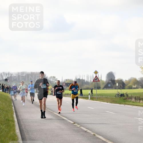 12.04.2026 - 45. Internationalen Wilhelmsburger Insellauf Dr. Thomas Lammeyer http://msf.ph/oto/9439908 12.04.2026 10:03:17 Laufen 4572, 4580 meine-sportfotos.de