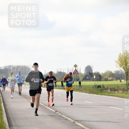 12.04.2026 - 45. Internationalen Wilhelmsburger Insellauf Dr. Thomas Lammeyer http://msf.ph/oto/9439920 12.04.2026 10:03:19 Laufen 4572, 5440, 4580 meine-sportfotos.de