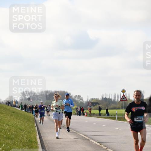 12.04.2026 - 45. Internationalen Wilhelmsburger Insellauf Dr. Thomas Lammeyer http://msf.ph/oto/9439931 12.04.2026 10:03:23 Laufen 3473, 5503, 42, 5440 meine-sportfotos.de