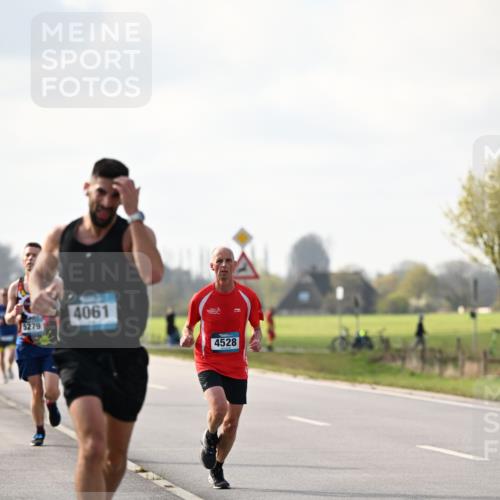 12.04.2026 - 45. Internationalen Wilhelmsburger Insellauf Dr. Thomas Lammeyer http://msf.ph/oto/9440031 12.04.2026 10:03:41 Laufen 5279, 4061, 4528 meine-sportfotos.de