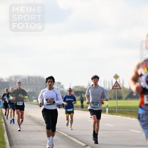 12.04.2026 - 45. Internationalen Wilhelmsburger Insellauf Dr. Thomas Lammeyer http://msf.ph/oto/9440052 12.04.2026 10:03:47 Laufen 5415, 2213, 4495 meine-sportfotos.de