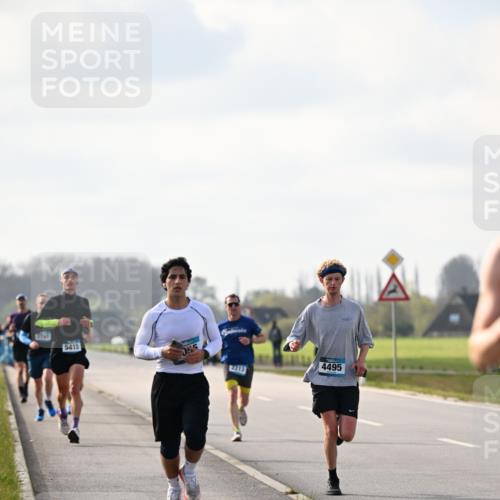 12.04.2026 - 45. Internationalen Wilhelmsburger Insellauf Dr. Thomas Lammeyer http://msf.ph/oto/9440054 12.04.2026 10:03:47 Laufen 5415, 4495 meine-sportfotos.de