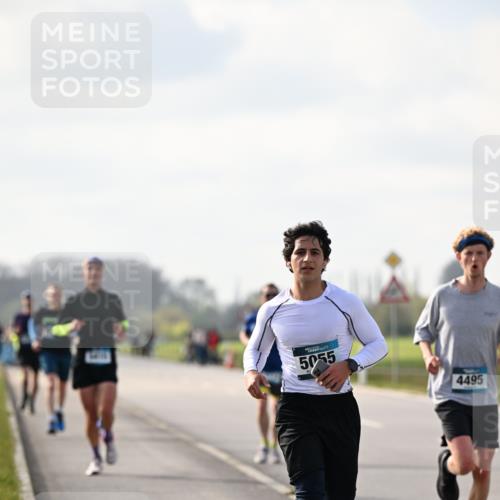 12.04.2026 - 45. Internationalen Wilhelmsburger Insellauf Dr. Thomas Lammeyer http://msf.ph/oto/9440064 12.04.2026 10:03:49 Laufen 5055, 4495 meine-sportfotos.de