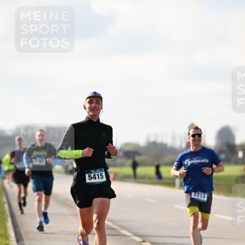 12.04.2026 - 45. Internationalen Wilhelmsburger Insellauf Dr. Thomas Lammeyer http://msf.ph/oto/9440079 12.04.2026 10:03:52 Laufen 5415, 2213 meine-sportfotos.de