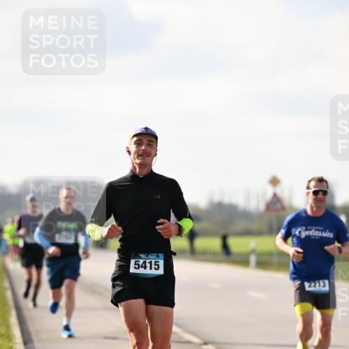 12.04.2026 - 45. Internationalen Wilhelmsburger Insellauf Dr. Thomas Lammeyer http://msf.ph/oto/9440082 12.04.2026 10:03:52 Laufen 5415, 2213 meine-sportfotos.de