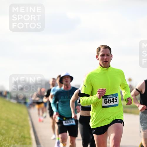 12.04.2026 - 45. Internationalen Wilhelmsburger Insellauf Dr. Thomas Lammeyer http://msf.ph/oto/9440158 12.04.2026 10:04:10 Laufen 4621, 4, 5645 meine-sportfotos.de