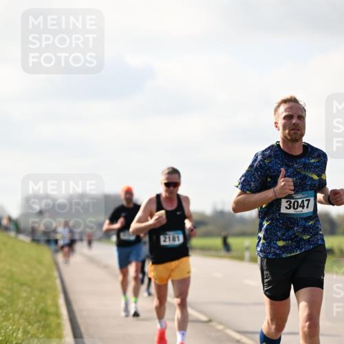 12.04.2026 - 45. Internationalen Wilhelmsburger Insellauf Dr. Thomas Lammeyer http://msf.ph/oto/9440197 12.04.2026 10:04:18 Laufen 2181, 3047 meine-sportfotos.de