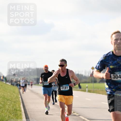 12.04.2026 - 45. Internationalen Wilhelmsburger Insellauf Dr. Thomas Lammeyer http://msf.ph/oto/9440199 12.04.2026 10:04:19 Laufen 4154, 2181, 304 meine-sportfotos.de