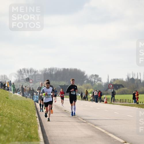 12.04.2026 - 45. Internationalen Wilhelmsburger Insellauf Dr. Thomas Lammeyer http://msf.ph/oto/9440229 12.04.2026 10:04:25 Laufen 5685, 4027 meine-sportfotos.de