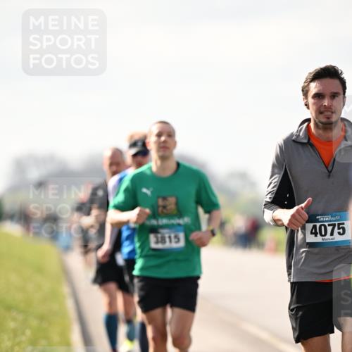 12.04.2026 - 45. Internationalen Wilhelmsburger Insellauf Dr. Thomas Lammeyer http://msf.ph/oto/9440278 12.04.2026 10:04:36 Laufen 3815, 4075 meine-sportfotos.de