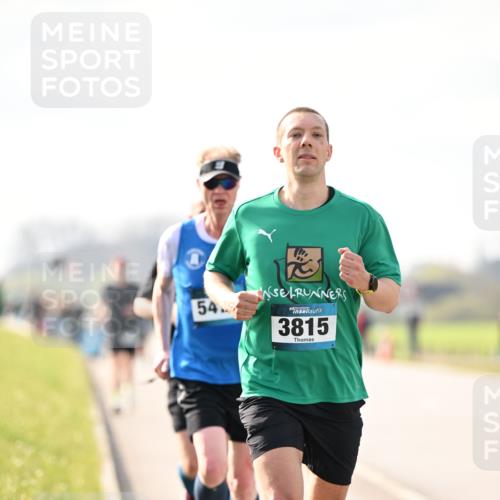 12.04.2026 - 45. Internationalen Wilhelmsburger Insellauf Dr. Thomas Lammeyer http://msf.ph/oto/9440286 12.04.2026 10:04:38 Laufen 54, 3, 3815 meine-sportfotos.de