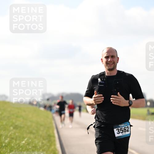 12.04.2026 - 45. Internationalen Wilhelmsburger Insellauf Dr. Thomas Lammeyer http://msf.ph/oto/9440307 12.04.2026 10:04:41 Laufen 3562 meine-sportfotos.de