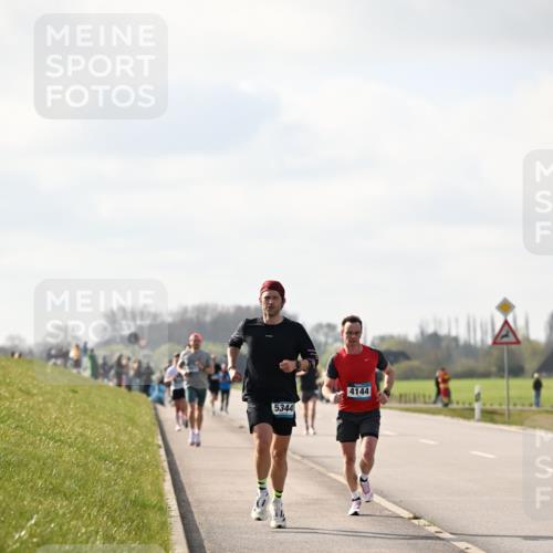12.04.2026 - 45. Internationalen Wilhelmsburger Insellauf Dr. Thomas Lammeyer http://msf.ph/oto/9440327 12.04.2026 10:04:45 Laufen 5344, 4144 meine-sportfotos.de