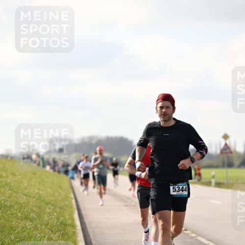 12.04.2026 - 45. Internationalen Wilhelmsburger Insellauf Dr. Thomas Lammeyer http://msf.ph/oto/9440343 12.04.2026 10:04:48 Laufen 5344 meine-sportfotos.de
