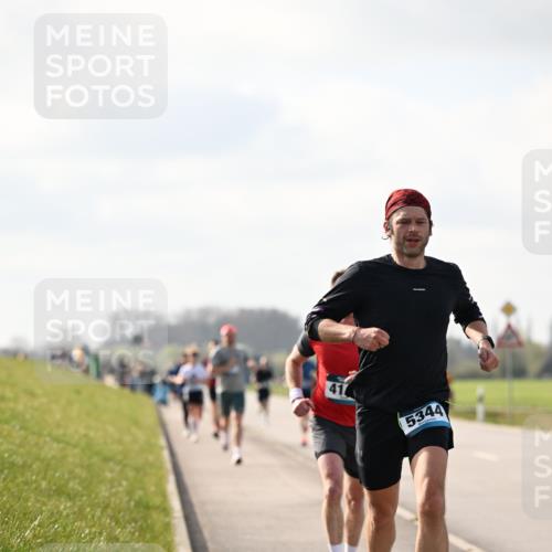 12.04.2026 - 45. Internationalen Wilhelmsburger Insellauf Dr. Thomas Lammeyer http://msf.ph/oto/9440345 12.04.2026 10:04:48 Laufen 41, 5344 meine-sportfotos.de