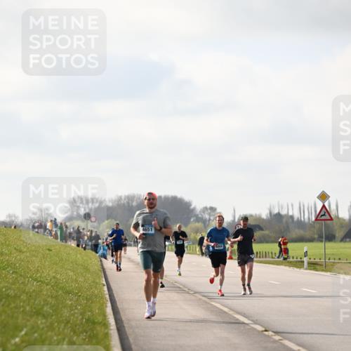 12.04.2026 - 45. Internationalen Wilhelmsburger Insellauf Dr. Thomas Lammeyer http://msf.ph/oto/9440366 12.04.2026 10:04:51 Laufen 4651, 4068, 4068 meine-sportfotos.de