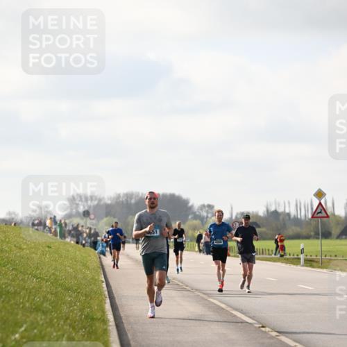12.04.2026 - 45. Internationalen Wilhelmsburger Insellauf Dr. Thomas Lammeyer http://msf.ph/oto/9440368 12.04.2026 10:04:51 Laufen 4651, 4068 meine-sportfotos.de
