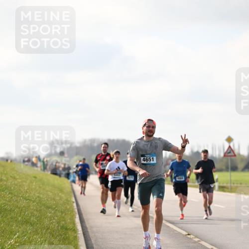 12.04.2026 - 45. Internationalen Wilhelmsburger Insellauf Dr. Thomas Lammeyer http://msf.ph/oto/9440383 12.04.2026 10:04:54 Laufen 5413, 4651 meine-sportfotos.de