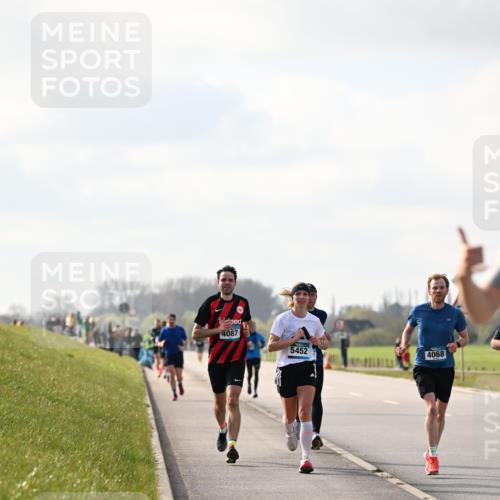 12.04.2026 - 45. Internationalen Wilhelmsburger Insellauf Dr. Thomas Lammeyer http://msf.ph/oto/9440400 12.04.2026 10:04:56 Laufen 4087, 5452, 4068 meine-sportfotos.de
