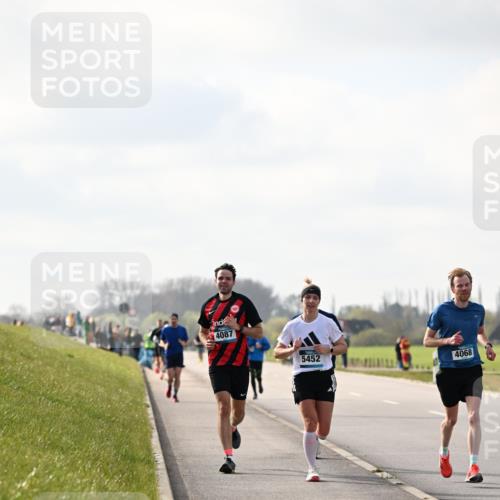 12.04.2026 - 45. Internationalen Wilhelmsburger Insellauf Dr. Thomas Lammeyer http://msf.ph/oto/9440403 12.04.2026 10:04:57 Laufen 4087, 5452, 4068 meine-sportfotos.de