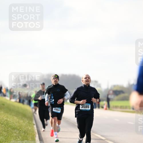 12.04.2026 - 45. Internationalen Wilhelmsburger Insellauf Dr. Thomas Lammeyer http://msf.ph/oto/9440443 12.04.2026 10:05:11 Laufen 4994, 3585 meine-sportfotos.de