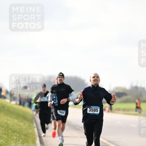12.04.2026 - 45. Internationalen Wilhelmsburger Insellauf Dr. Thomas Lammeyer http://msf.ph/oto/9440448 12.04.2026 10:05:12 Laufen 4994, 3585 meine-sportfotos.de