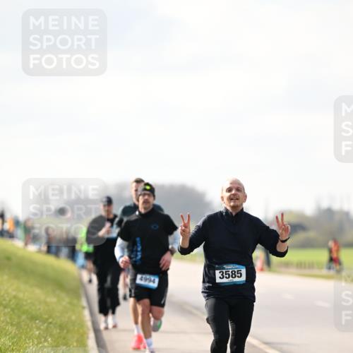 12.04.2026 - 45. Internationalen Wilhelmsburger Insellauf Dr. Thomas Lammeyer http://msf.ph/oto/9440449 12.04.2026 10:05:12 Laufen 4994, 3585 meine-sportfotos.de