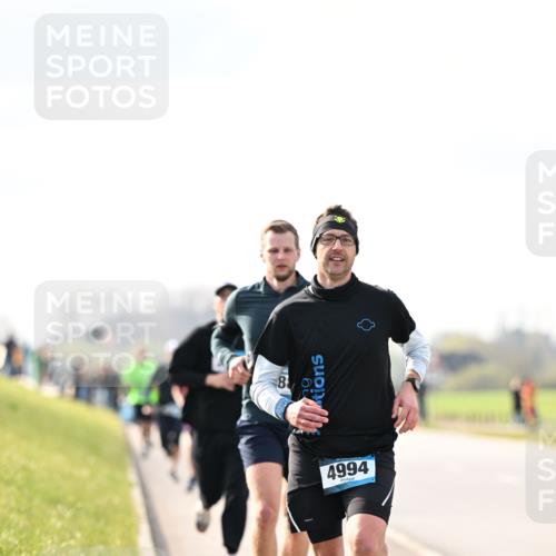 12.04.2026 - 45. Internationalen Wilhelmsburger Insellauf Dr. Thomas Lammeyer http://msf.ph/oto/9440469 12.04.2026 10:05:15 Laufen 800, 4994 meine-sportfotos.de