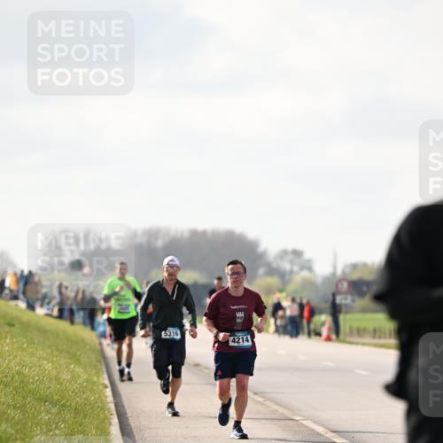 12.04.2026 - 45. Internationalen Wilhelmsburger Insellauf Dr. Thomas Lammeyer http://msf.ph/oto/9440495 12.04.2026 10:05:19 Laufen 5316, 4214 meine-sportfotos.de