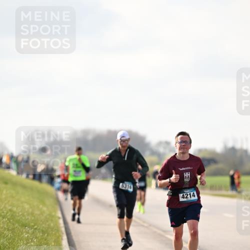 12.04.2026 - 45. Internationalen Wilhelmsburger Insellauf Dr. Thomas Lammeyer http://msf.ph/oto/9440512 12.04.2026 10:05:21 Laufen 5316, 4214 meine-sportfotos.de