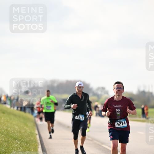 12.04.2026 - 45. Internationalen Wilhelmsburger Insellauf Dr. Thomas Lammeyer http://msf.ph/oto/9440514 12.04.2026 10:05:21 Laufen 5316, 4214 meine-sportfotos.de