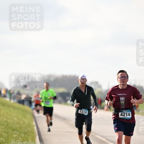 12.04.2026 - 45. Internationalen Wilhelmsburger Insellauf Dr. Thomas Lammeyer http://msf.ph/oto/9440519 12.04.2026 10:05:22 Laufen 5316, 4214 meine-sportfotos.de