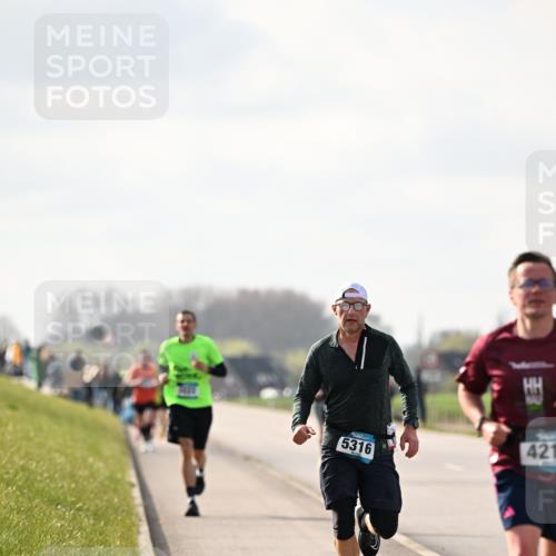 12.04.2026 - 45. Internationalen Wilhelmsburger Insellauf Dr. Thomas Lammeyer http://msf.ph/oto/9440521 12.04.2026 10:05:23 Laufen 5316, 421 meine-sportfotos.de