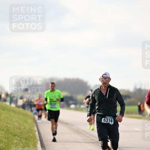 12.04.2026 - 45. Internationalen Wilhelmsburger Insellauf Dr. Thomas Lammeyer http://msf.ph/oto/9440526 12.04.2026 10:05:23 Laufen 5316 meine-sportfotos.de
