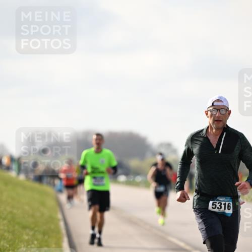 12.04.2026 - 45. Internationalen Wilhelmsburger Insellauf Dr. Thomas Lammeyer http://msf.ph/oto/9440535 12.04.2026 10:05:25 Laufen 5316 meine-sportfotos.de